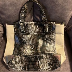 Simply Vera wang shoulder bag